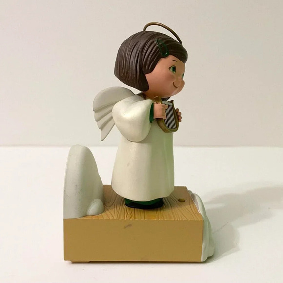 Hallmark Wireless Childrens Angel Choir Faith Christmas Pageant Motion and Sound - Picture 17 of 17